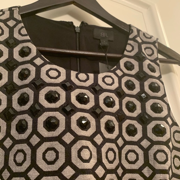 NWT - Gorgeous Patterned Sleeveless Top - Picture 2 of 5